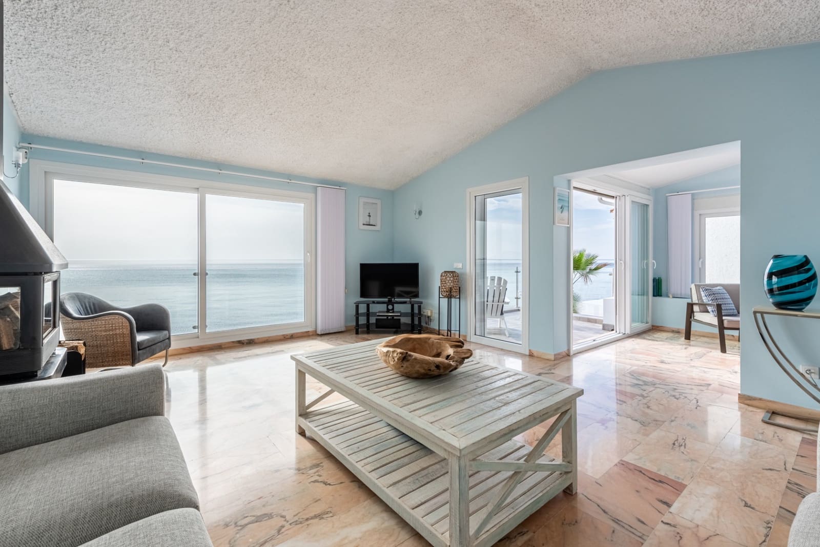 4 bedroom Villa for sale in Estepona with pool garage - € 1,420,000 (Ref: 8576673)