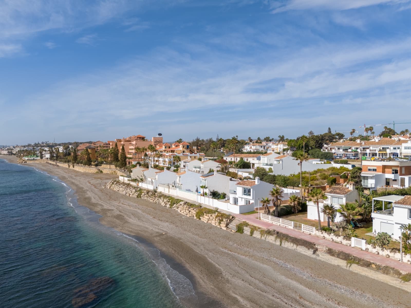 4 bedroom Villa for sale in Estepona with pool garage - € 1,420,000 (Ref: 8576673)
