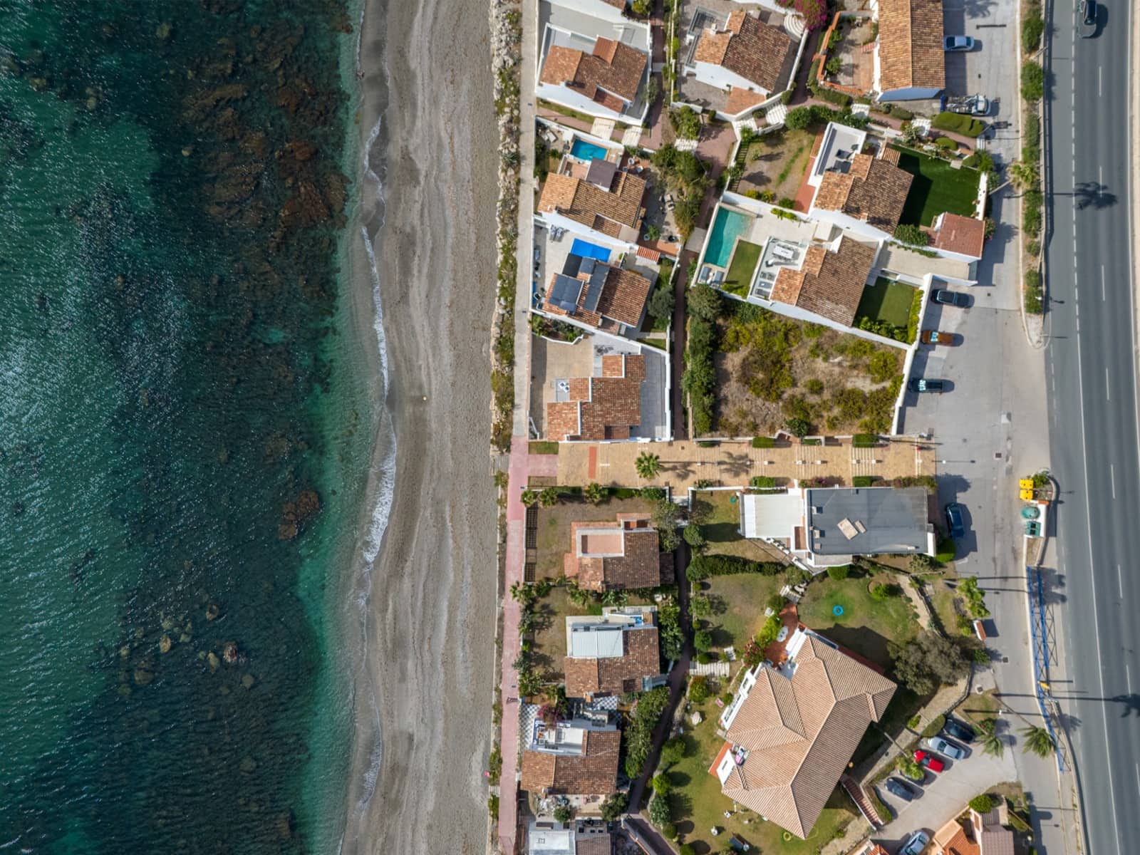 4 bedroom Villa for sale in Estepona with pool garage - € 1,420,000 (Ref: 8576673)