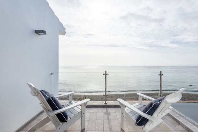 4 quarto Moradia para venda em Estepona com piscina garagem - 1 399 000 € (Ref: 8576673)