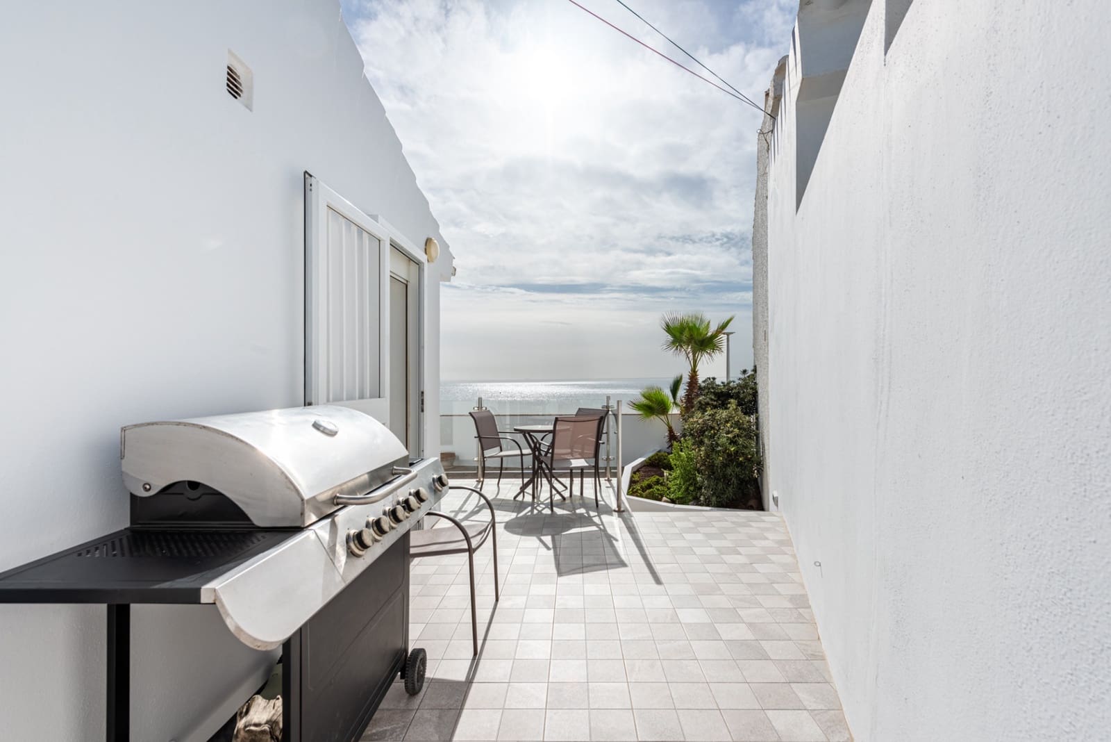 4 soveværelse Villa til salg i Estepona med swimmingpool garage - € 1.399.000 (Ref: 8576673)