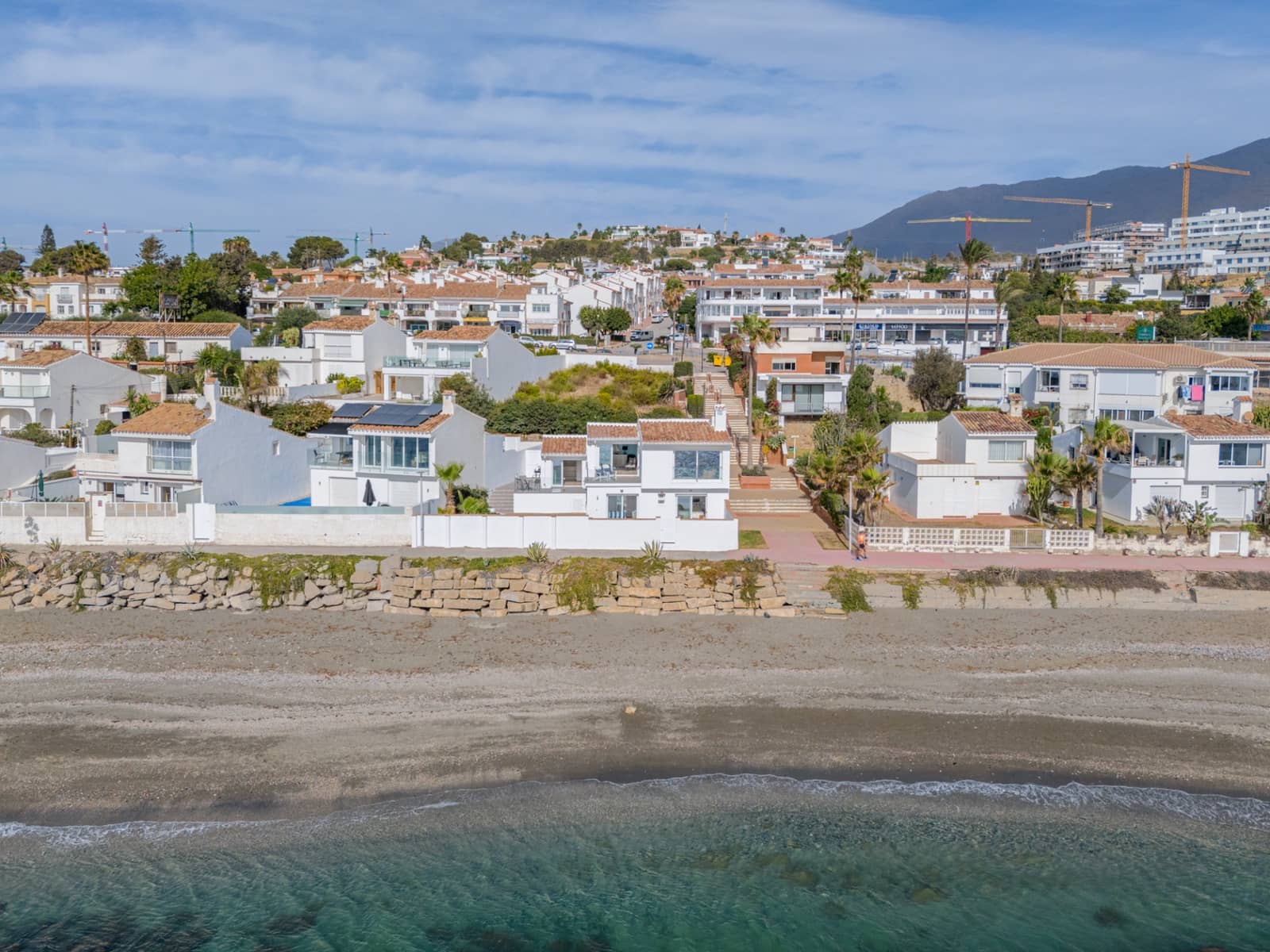 4 soveværelse Villa til salg i Estepona med swimmingpool garage - € 1.399.000 (Ref: 8576673)
