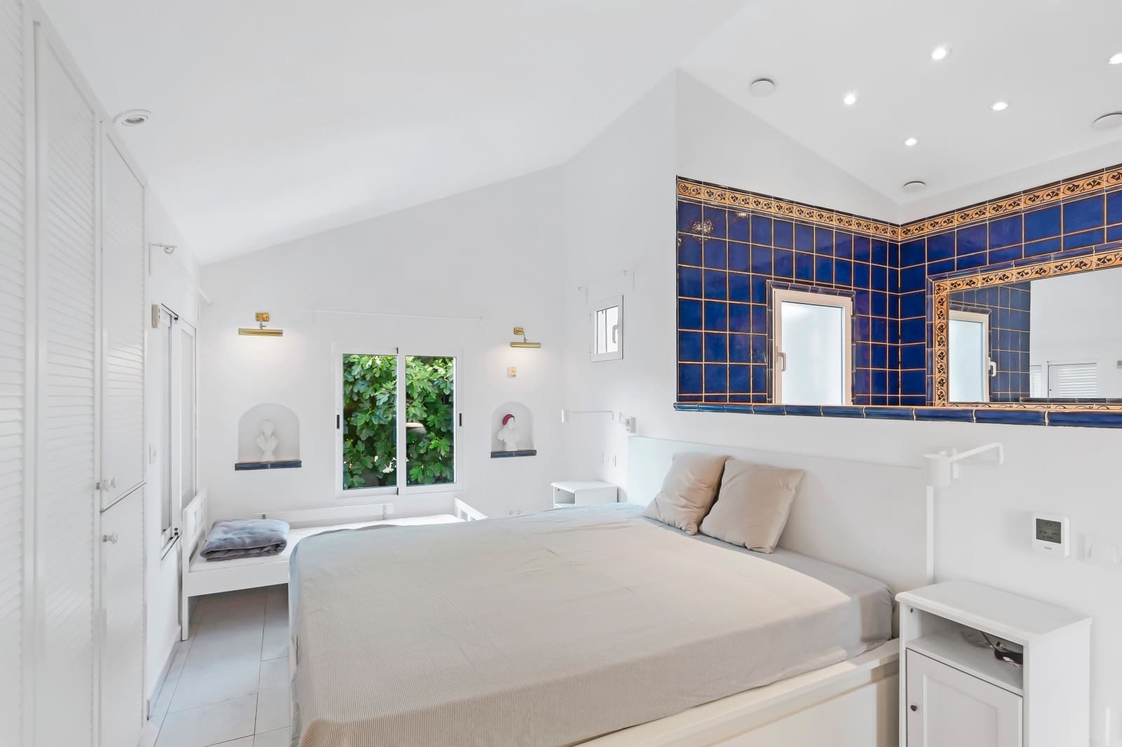 3 bedroom Penthouse for sale in Marbella with pool - € 450,000 (Ref: 8584576)