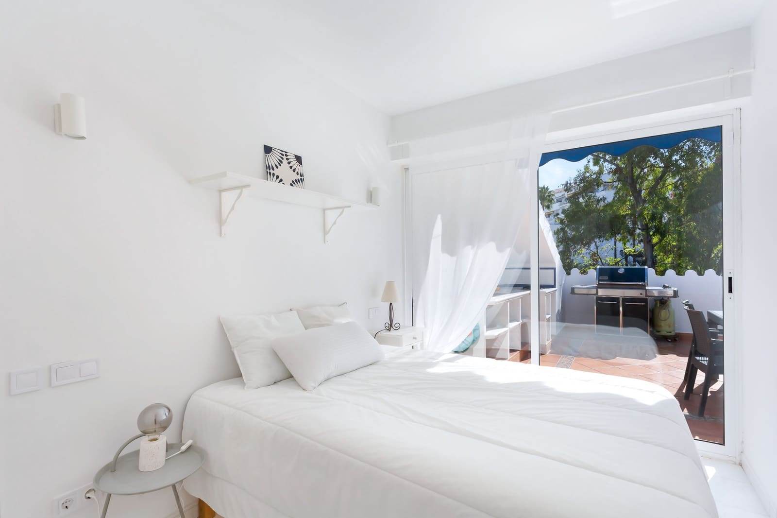 3 bedroom Penthouse for sale in Marbella with pool - € 450,000 (Ref: 8584576)