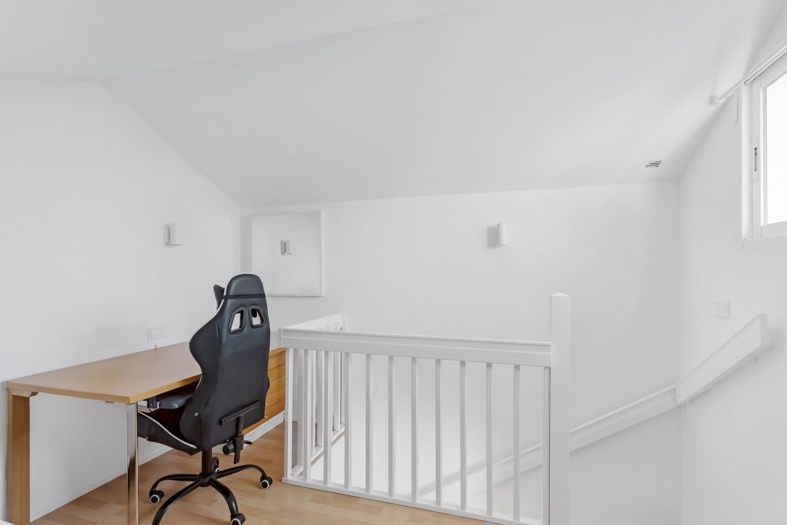 3 bedroom Penthouse for sale in Marbella with pool - € 450,000 (Ref: 8584576)