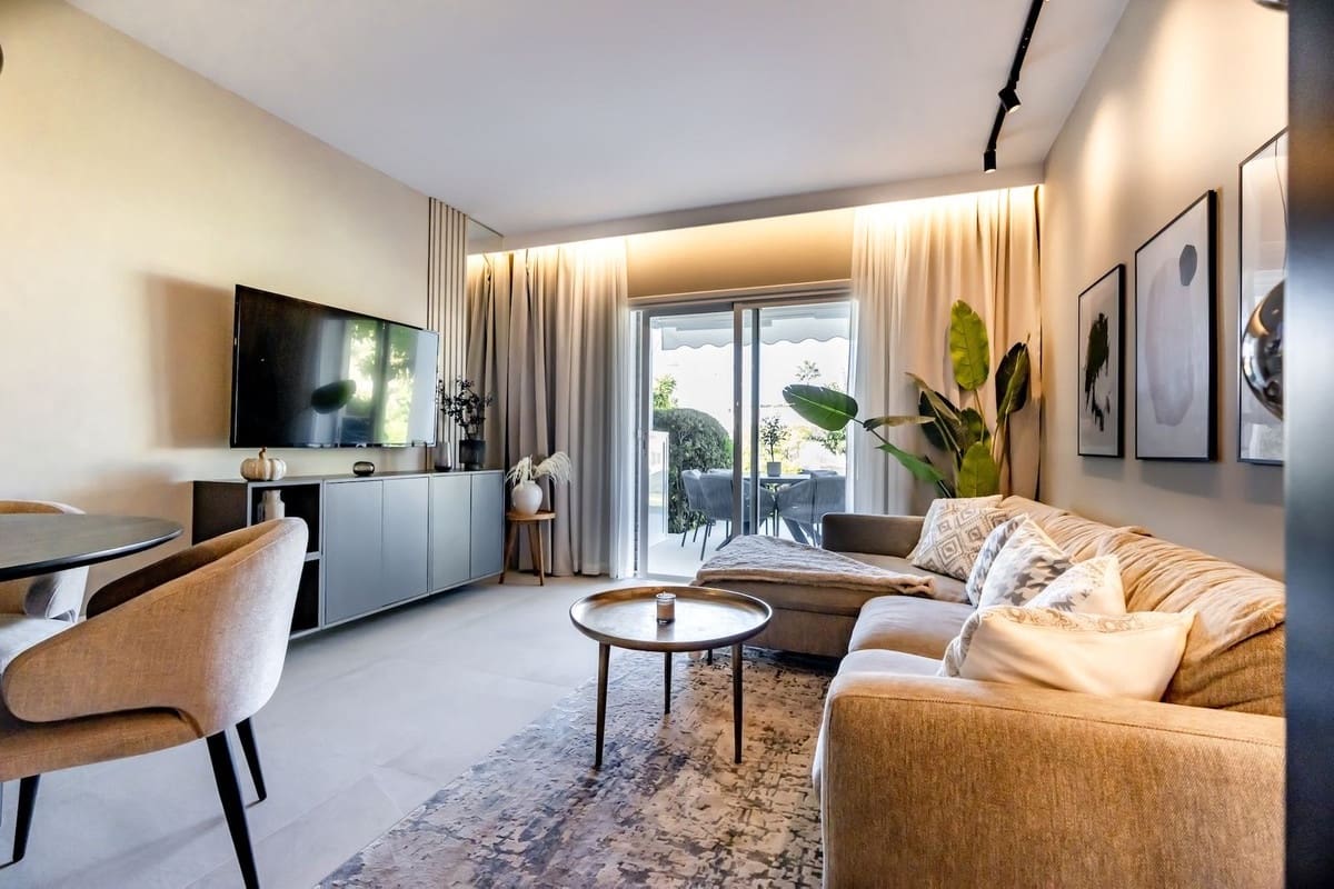 3 soverom Leilighet til salgs i Nueva Andalucia med svømmebasseng garasje - € 649 000 (Ref: 8595381)