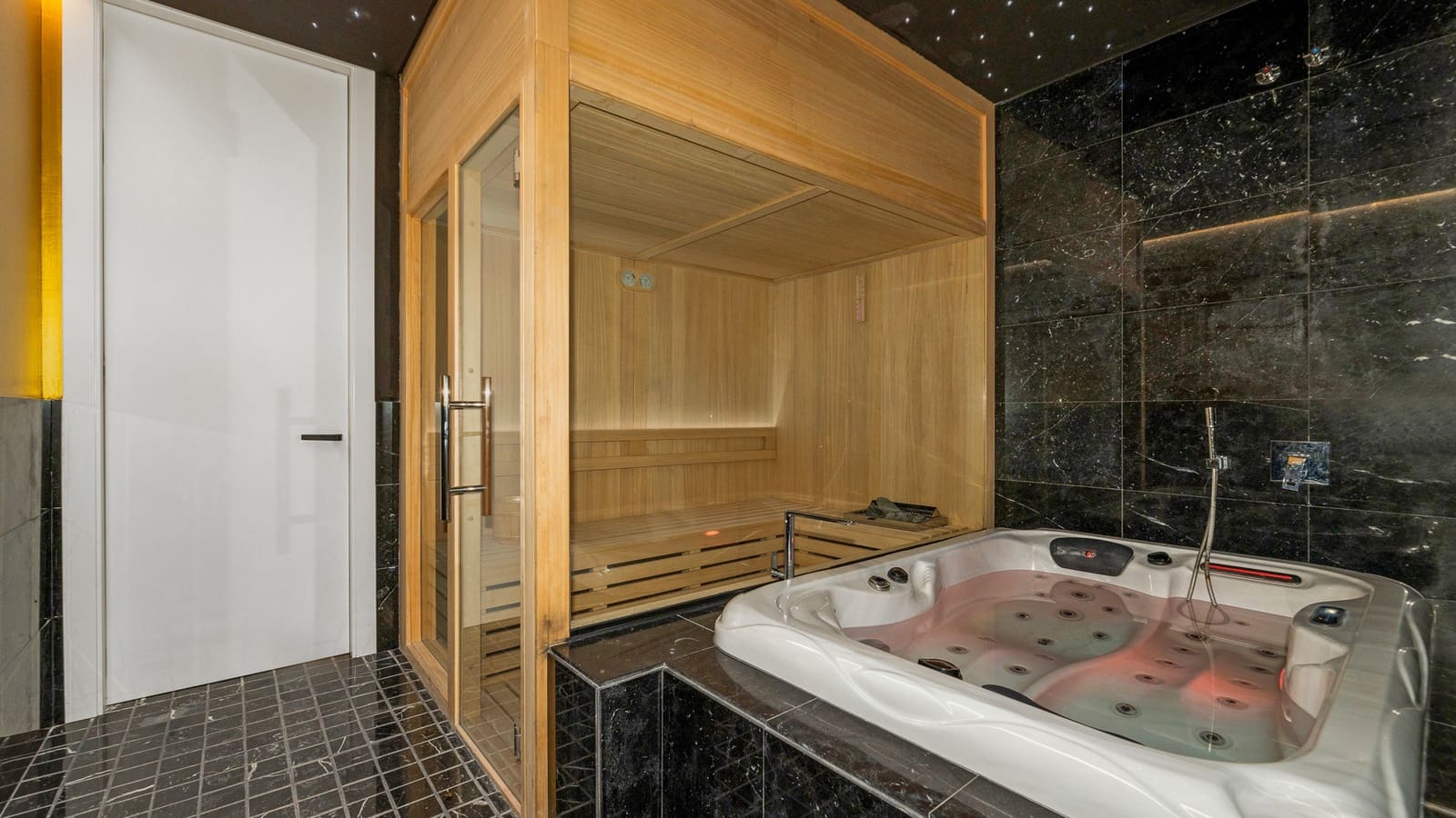 5 sovrum Villa till salu i Marbella med pool garage - 5 850 000 € (Ref: 8615079)