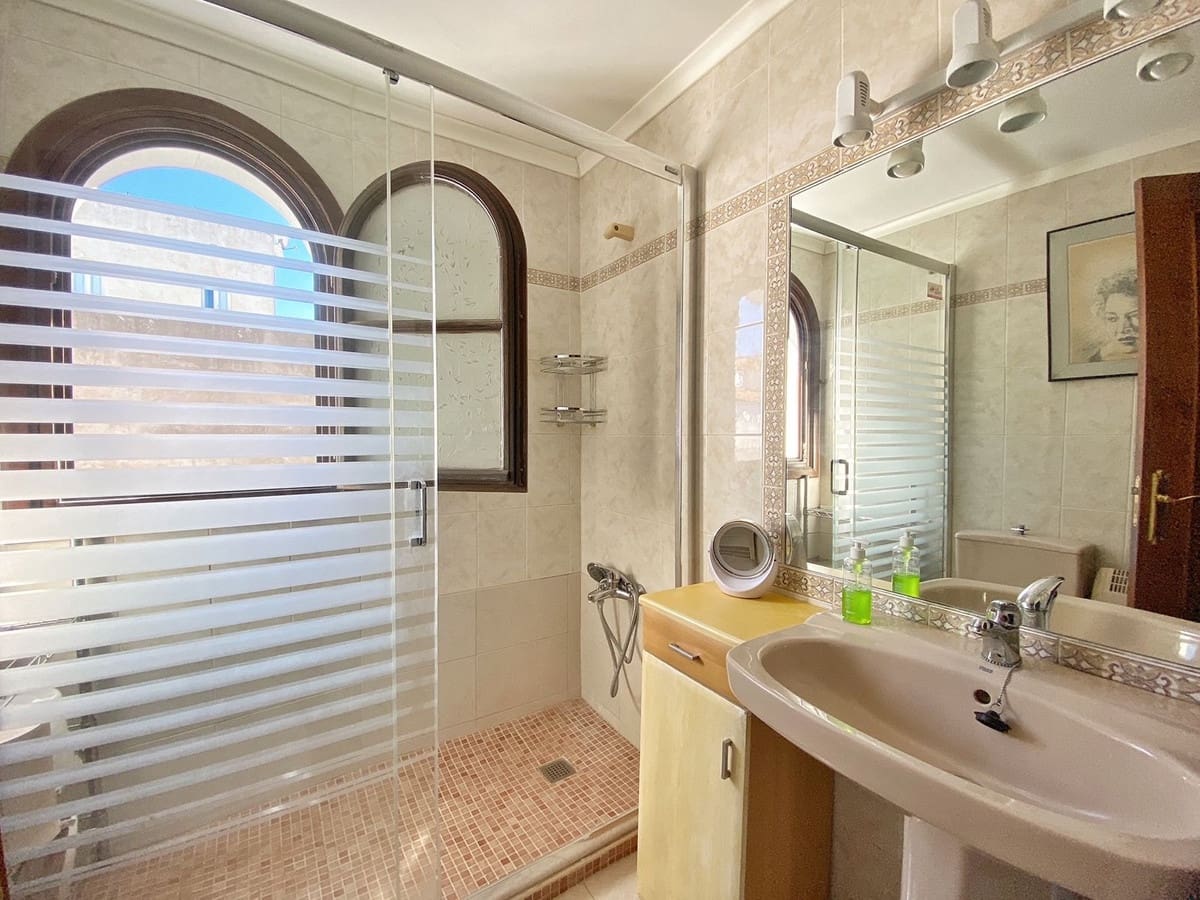 3 bedroom Penthouse for sale in Marbella - € 575,000 (Ref: 8636393)