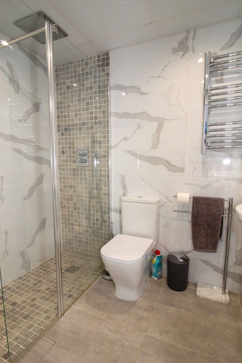 3 soverom Penthouse til salgs i Nueva Andalucia med svømmebasseng - € 620 000 (Ref: 8668343)