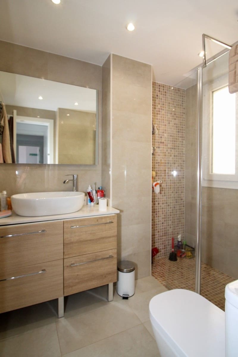 3 soverom Penthouse til salgs i Nueva Andalucia med svømmebasseng - € 620 000 (Ref: 8668343)