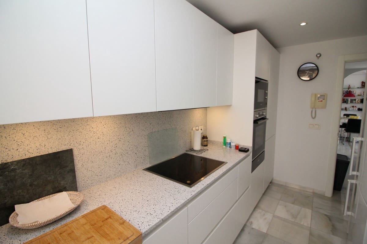 3 soverom Penthouse til salgs i Nueva Andalucia med svømmebasseng - € 620 000 (Ref: 8668343)