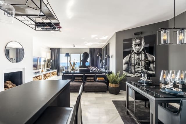 2 bedroom Apartment for sale in Puerto Banus, Marbella with garage - € 1,200,000 (Ref: 8671809)