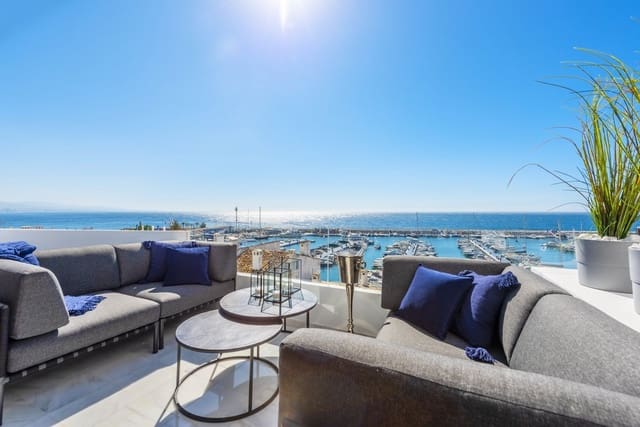 2 soveværelse Lejlighed til salg i Puerto Banus, Marbella med garage - € 1.200.000 (Ref: 8671809)
