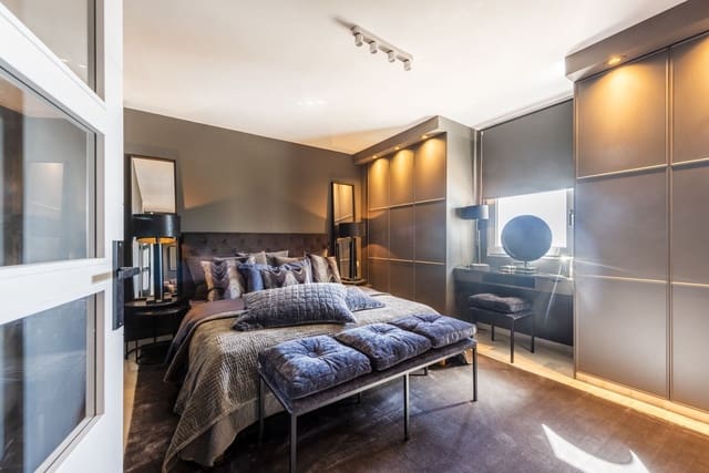 2 soveværelse Lejlighed til salg i Puerto Banus, Marbella med garage - € 1.200.000 (Ref: 8671809)