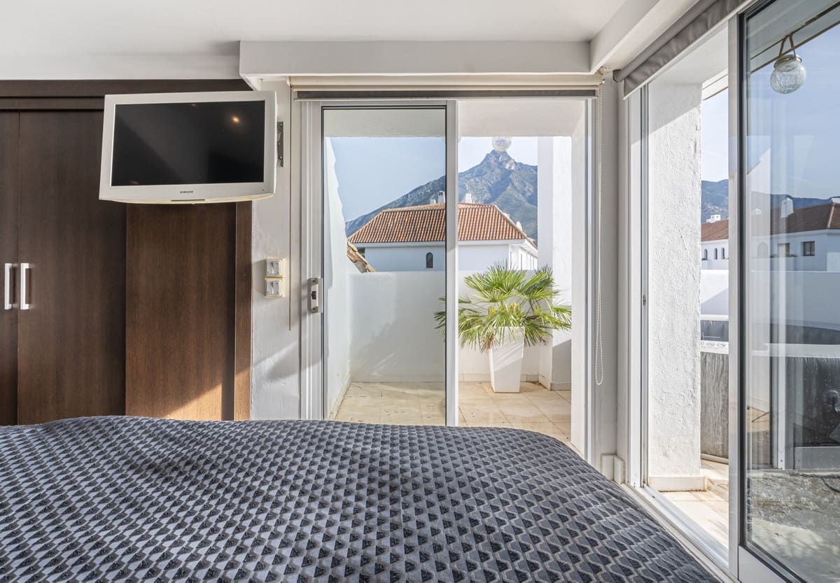 2 sovrum Takvåning till salu i Golden Mile med pool garage - 650 000 € (Ref: 8677772)