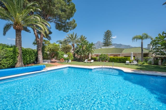 2 sovrum Takvåning till salu i Golden Mile, Marbella med pool garage - 650 000 € (Ref: 8677772)
