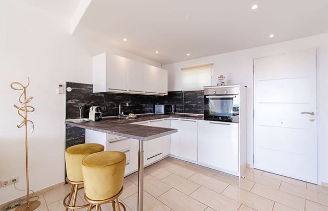 Studio te koop in Marbella met zwembad garage - € 299.000 (Ref: 8679699)