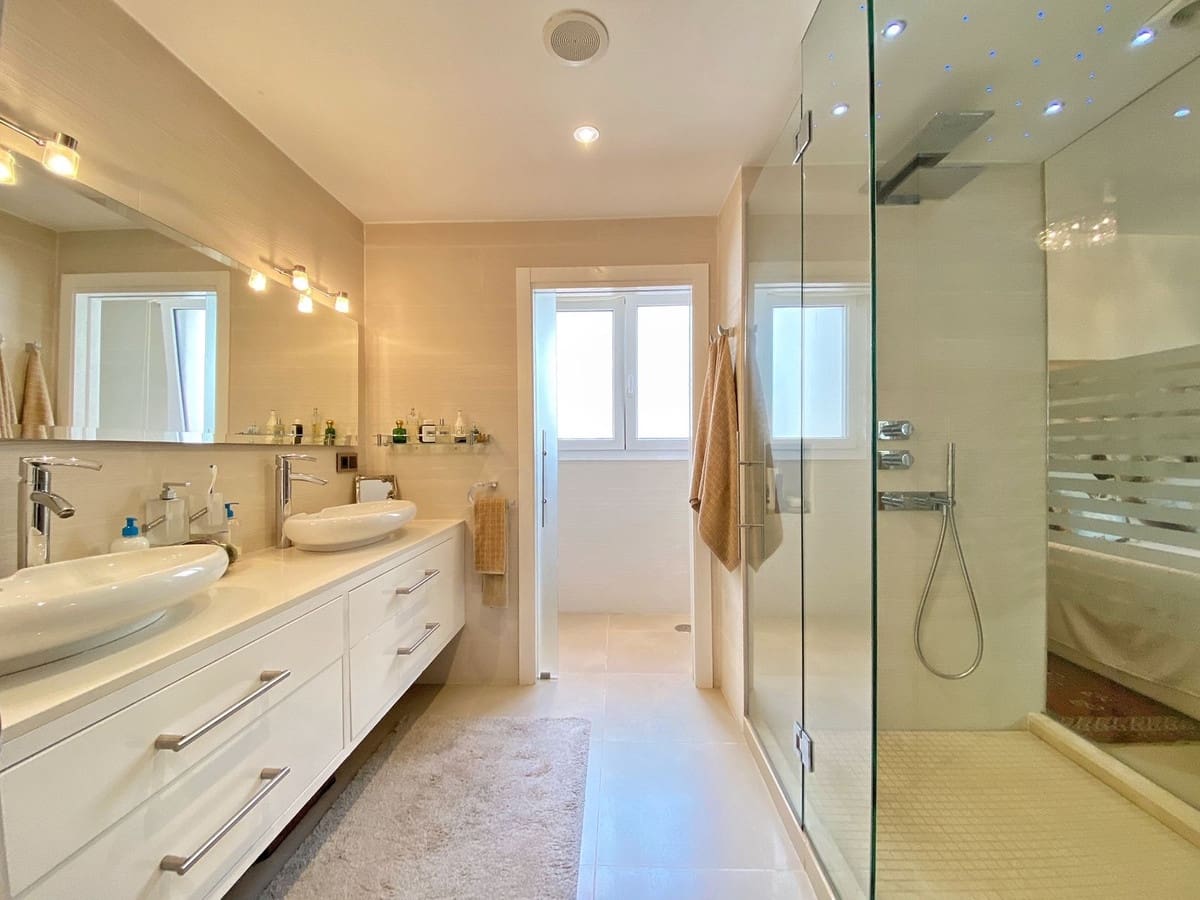 2 Zimmer Penthouse zu verkaufen in Marbella mit Garage - 695.000 € (Ref: 8687499)