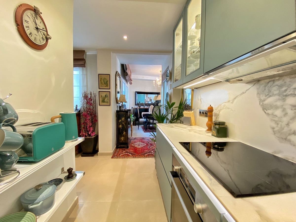 2 Zimmer Penthouse zu verkaufen in Marbella mit Garage - 695.000 € (Ref: 8687499)