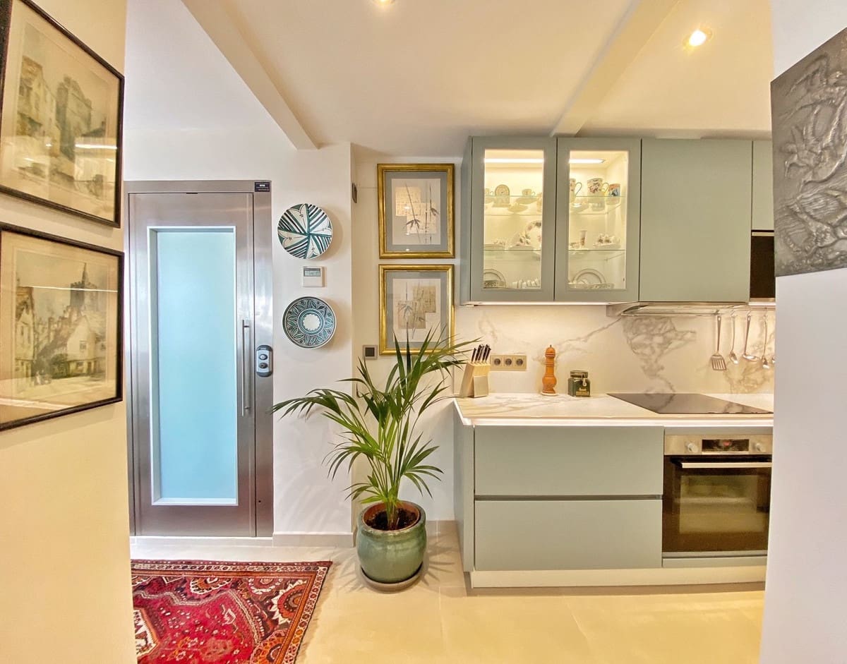 2 Zimmer Penthouse zu verkaufen in Marbella mit Garage - 695.000 € (Ref: 8687499)