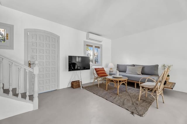 2 makuuhuone Omakotitalo myytävänä paikassa Marbella mukana uima-altaan 
autotalli - 640 000 € (Ref: 8691410)