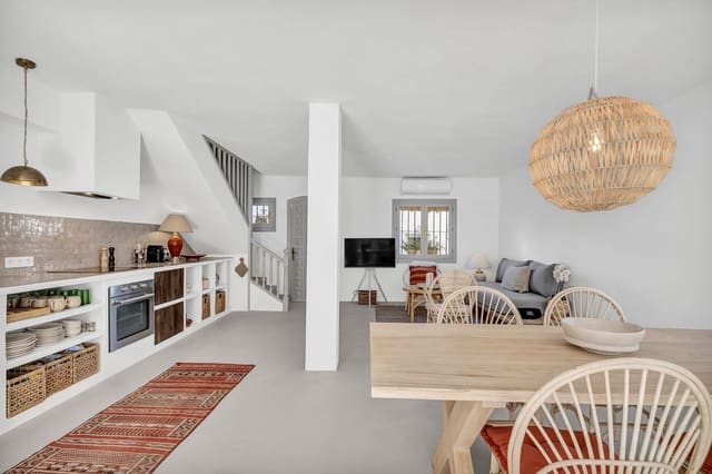 2 makuuhuone Omakotitalo myytävänä paikassa Marbella mukana uima-altaan 
autotalli - 640 000 € (Ref: 8691410)