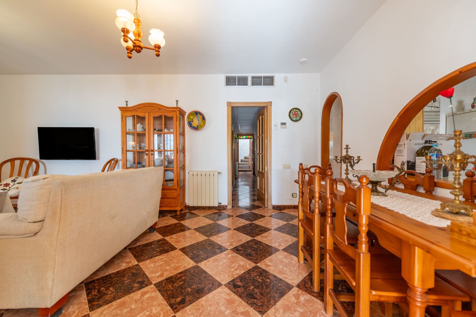 4 bedroom Villa for sale in Marbella with pool garage - € 1,190,000 (Ref: 8697986)