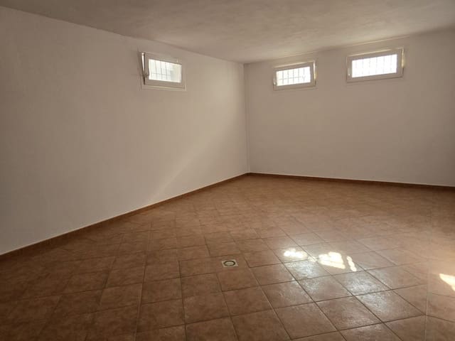 4 bedroom Villa for sale in Marbella with pool garage - € 1,990,000 (Ref: 8727778)