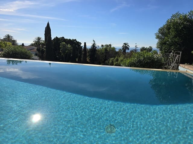 4 bedroom Villa for sale in Marbella with pool garage - € 1,990,000 (Ref: 8727778)