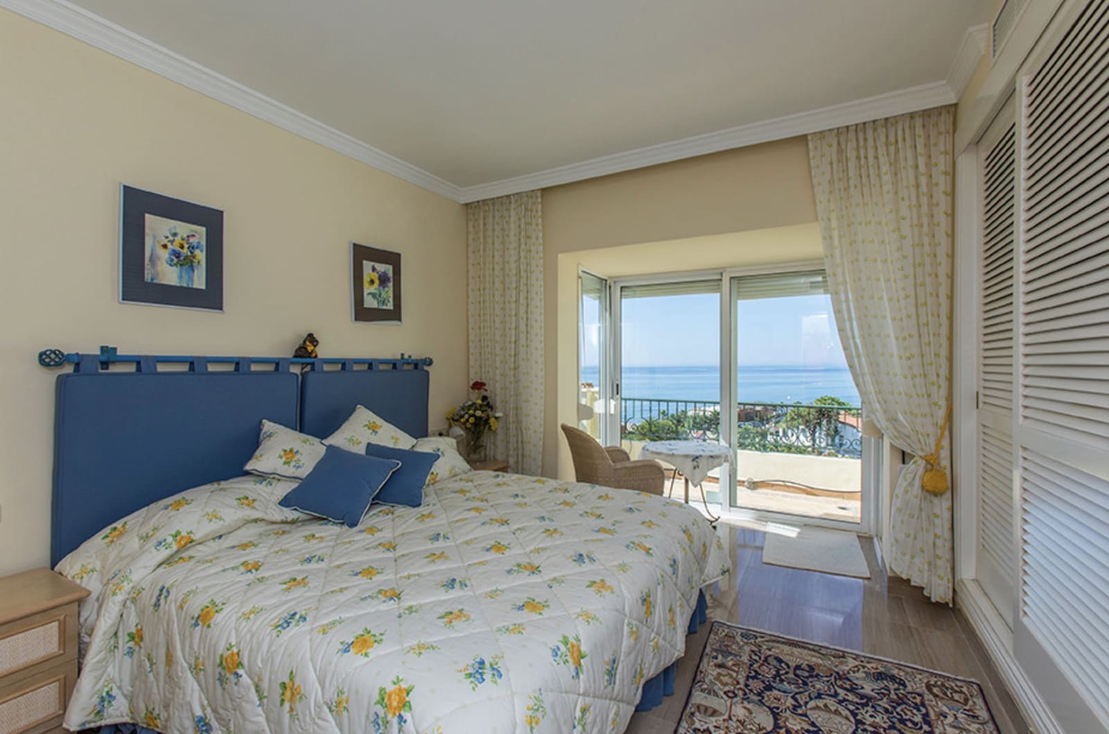 3 sypialnia Penthouse na sprzedaż w Marbella z basenem garażem - 2 100 000 € (Ref: 8743130)