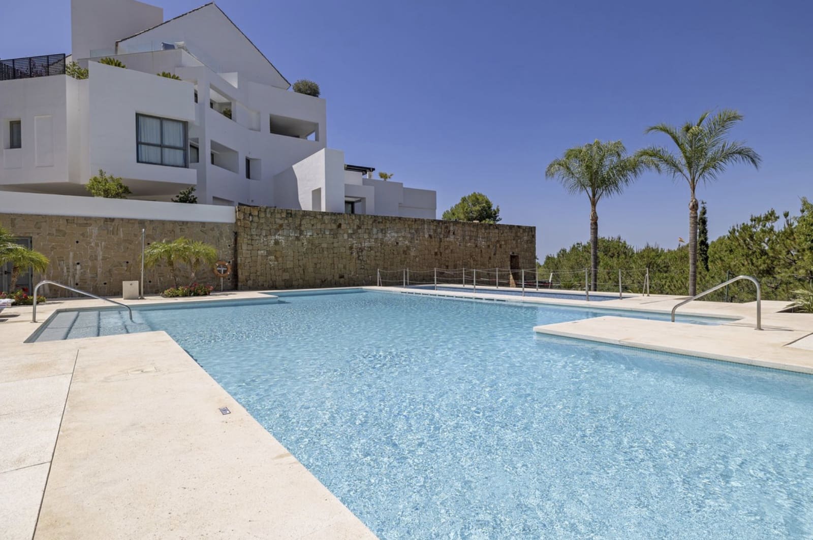 2 slaapkamer Appartement te koop in Benahavis met zwembad garage - € 460.000 (Ref: 8747738)