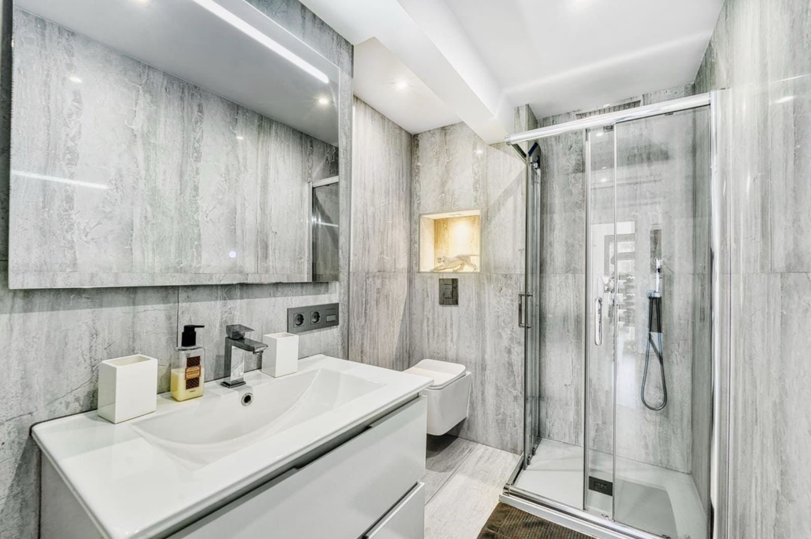 2 quarto Penthouse para venda em Marbella com piscina garagem - 550 000 € (Ref: 8752205)