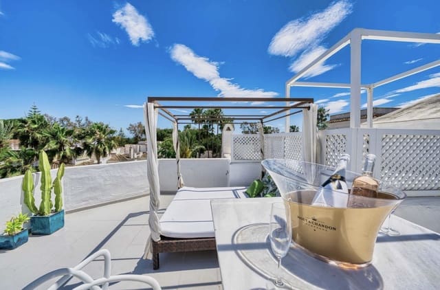 2 quarto Penthouse para venda em Marbella com piscina garagem - 550 000 € (Ref: 8752205)