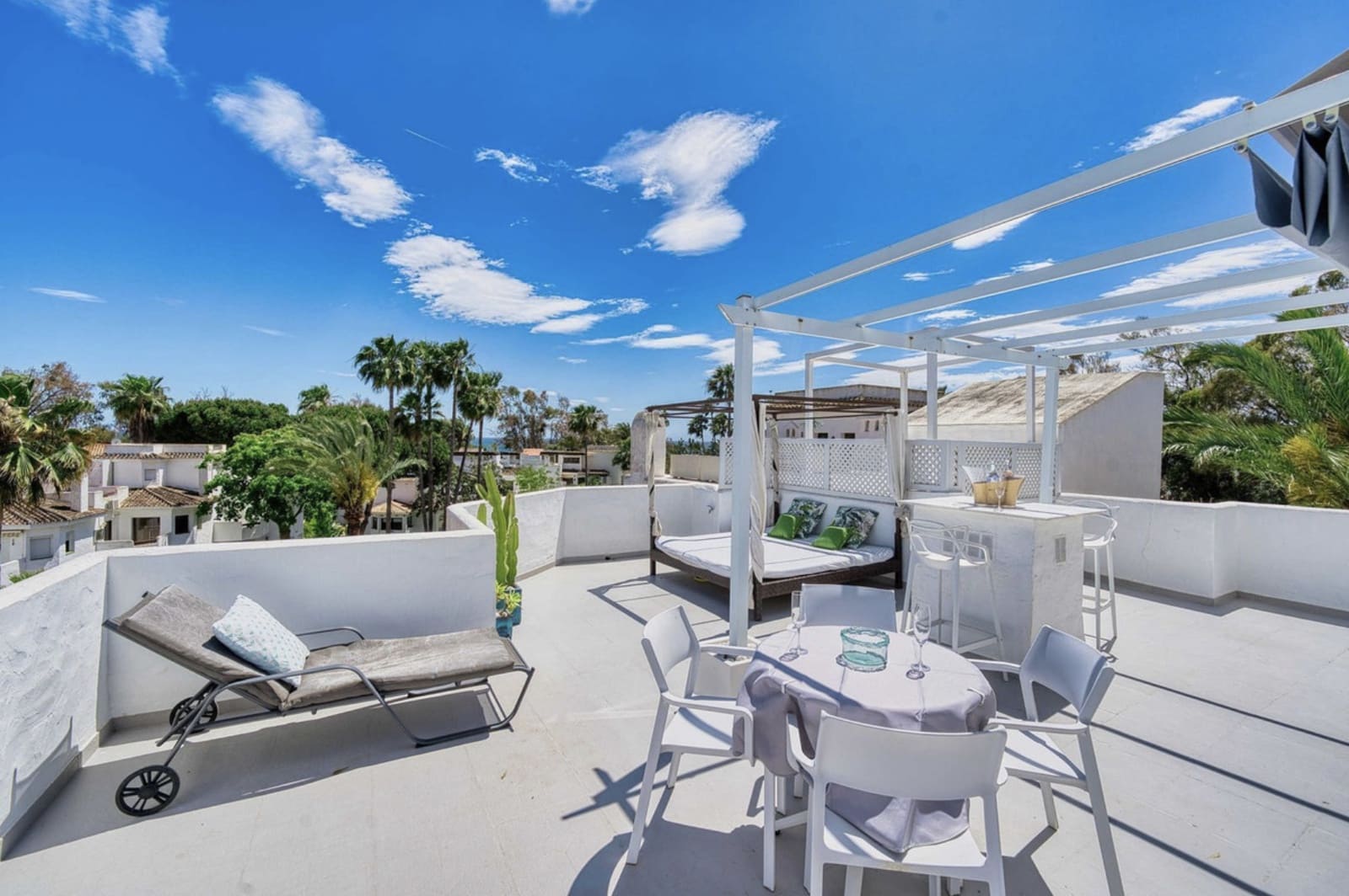 2 quarto Penthouse para venda em Marbella com piscina garagem - 550 000 € (Ref: 8752205)