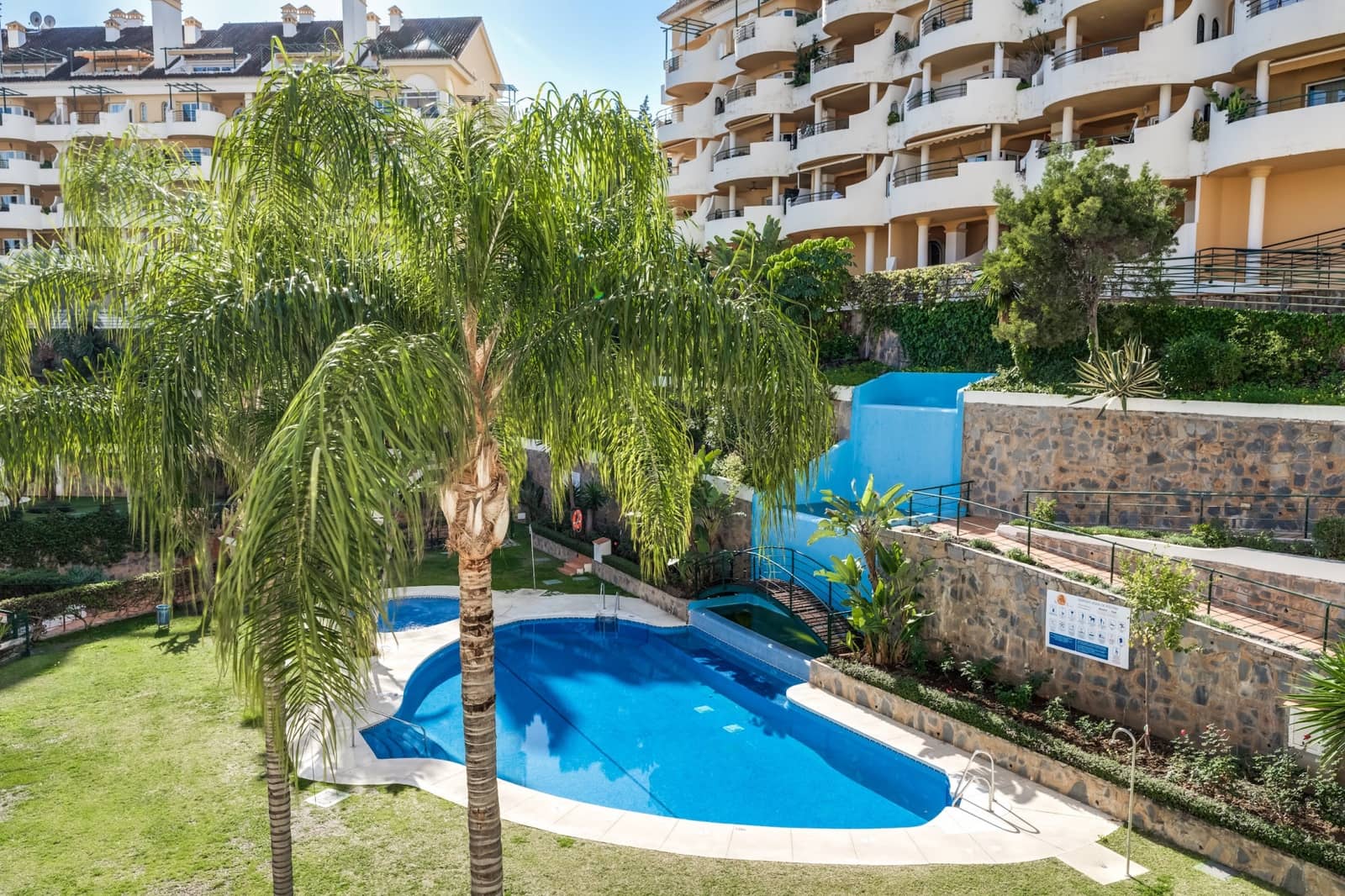 2 soveværelse Lejlighed til salg i Marbella med swimmingpool garage - € 495.000 (Ref: 8757774)