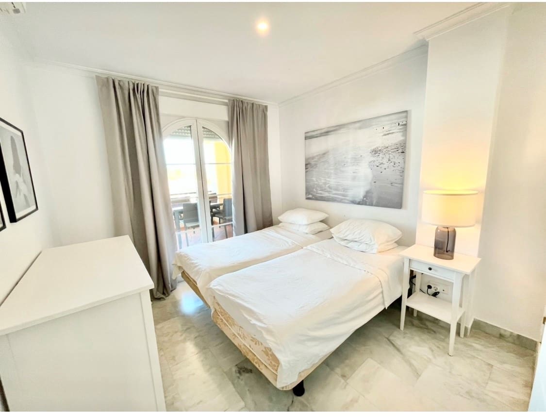 2 soveværelse Lejlighed til salg i Marbella med swimmingpool garage - € 495.000 (Ref: 8757774)