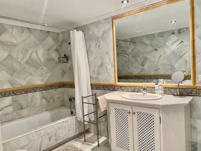 2 sypialnia Apartament na sprzedaż w Monte Halcones z basenem garażem - 548 000 € (Ref: 8757782)