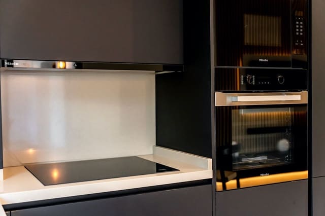 3 chambre Appartement à vendre à Nueva Andalucia, Marbella avec piscine garage - 599 995 € (Ref: 8759836)