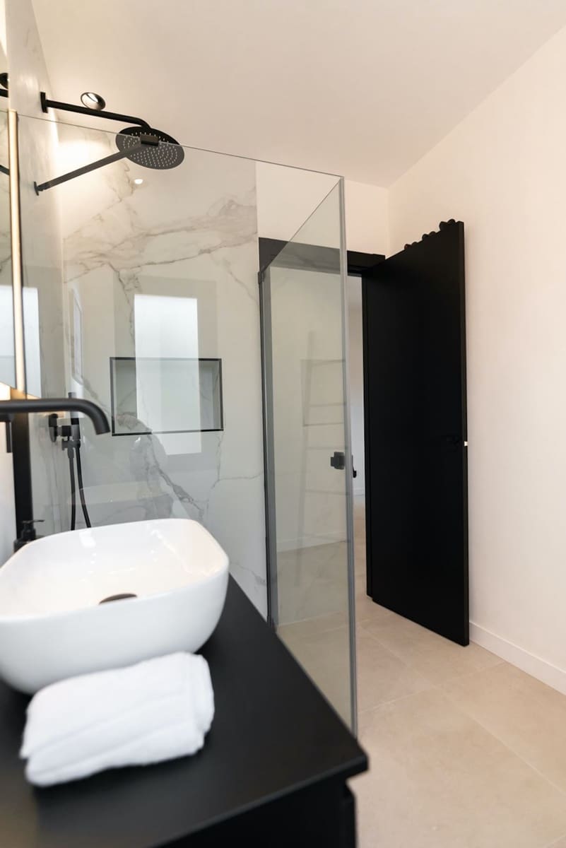 3 chambre Appartement à vendre à Nueva Andalucia avec piscine garage - 599 995 € (Ref: 8759836)
