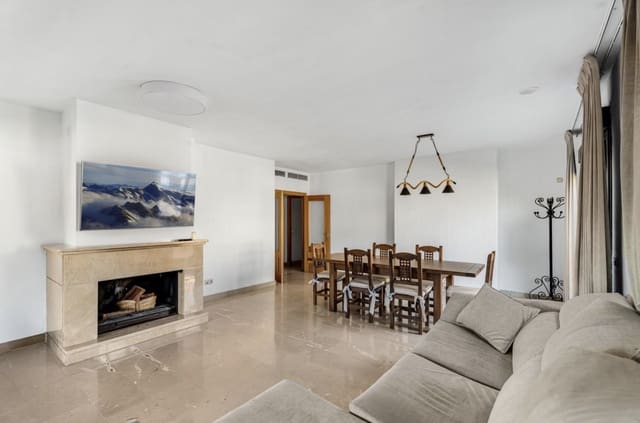 3 slaapkamer Penthouse te koop in San Pedro de Alcantara, Marbella met zwembad garage - € 690.000 (Ref: 8759837)