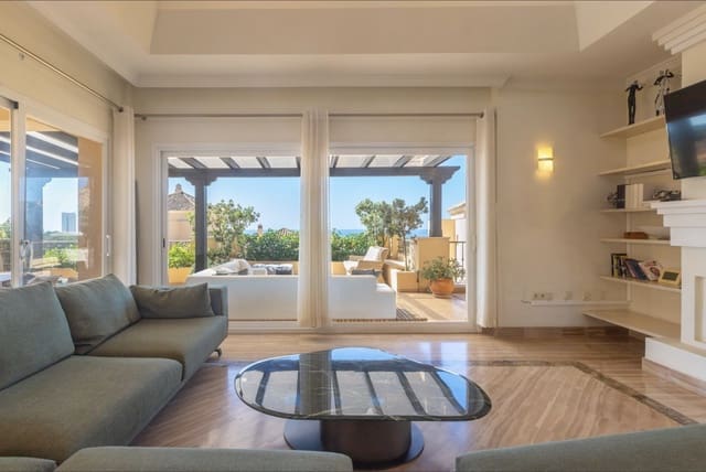 4 sypialnia Penthouse na sprzedaż w Marbella z basenem garażem - 1 530 000 € (Ref: 8773299)