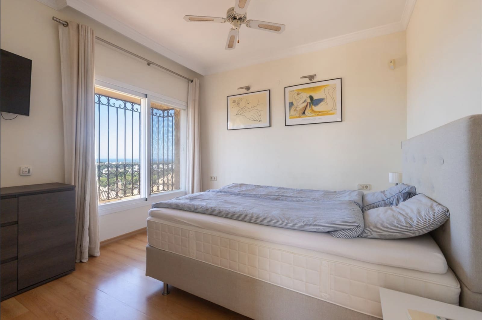 4 sypialnia Penthouse na sprzedaż w Marbella z basenem garażem - 1 530 000 € (Ref: 8773299)