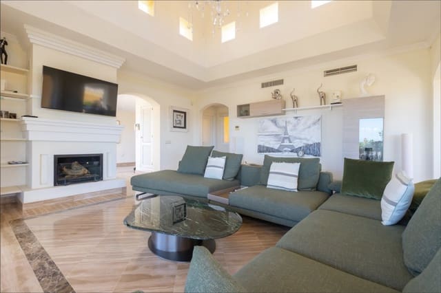 4 sypialnia Penthouse na sprzedaż w Marbella z basenem garażem - 1 530 000 € (Ref: 8773299)