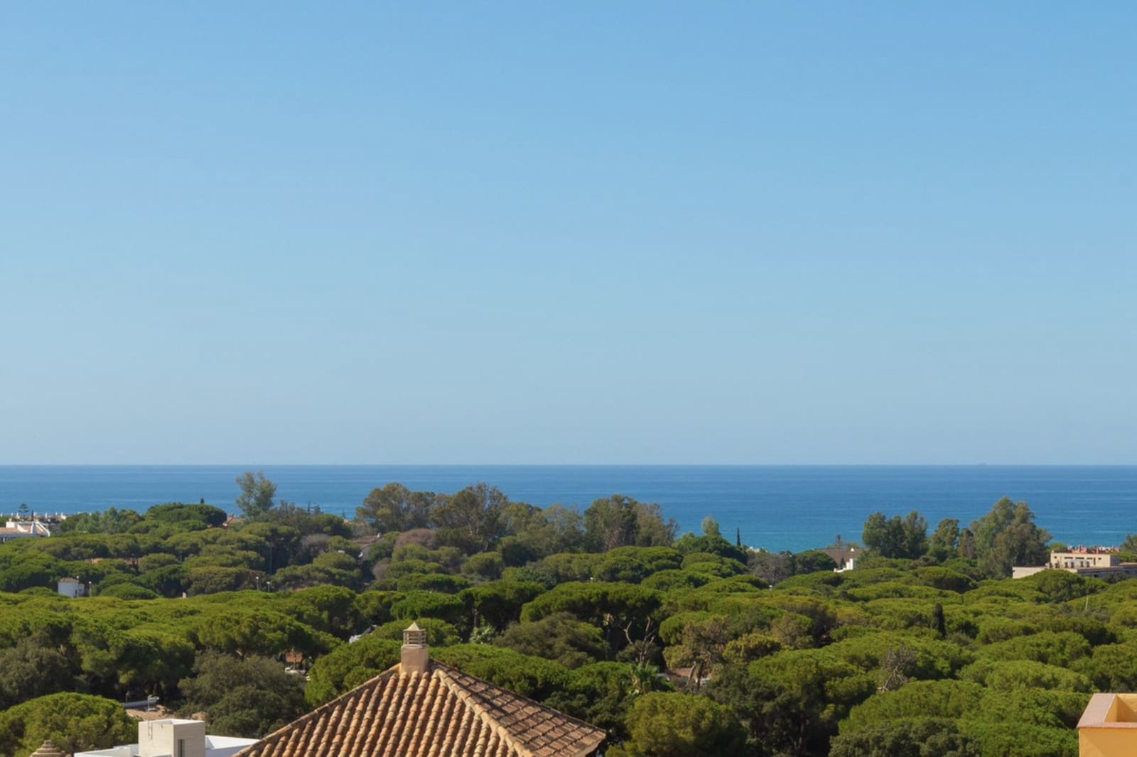 4 sypialnia Penthouse na sprzedaż w Marbella z basenem garażem - 1 530 000 € (Ref: 8773299)