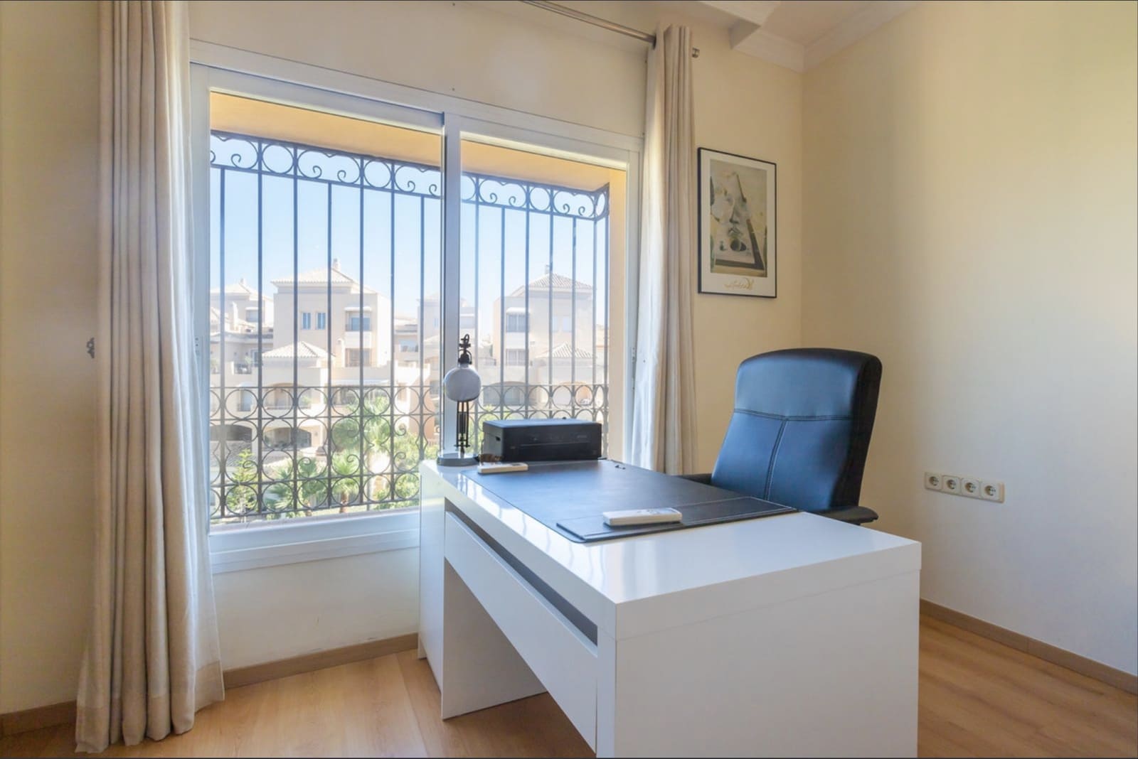 4 sypialnia Penthouse na sprzedaż w Marbella z basenem garażem - 1 530 000 € (Ref: 8773299)