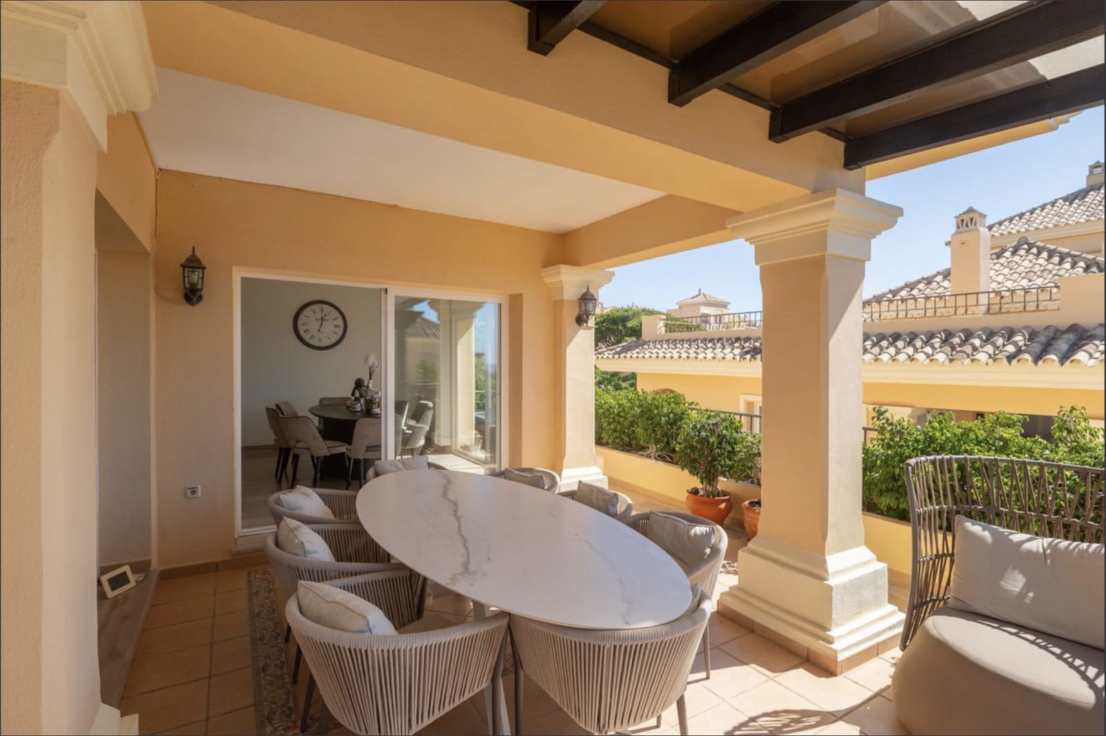 4 sypialnia Penthouse na sprzedaż w Marbella z basenem garażem - 1 530 000 € (Ref: 8773299)