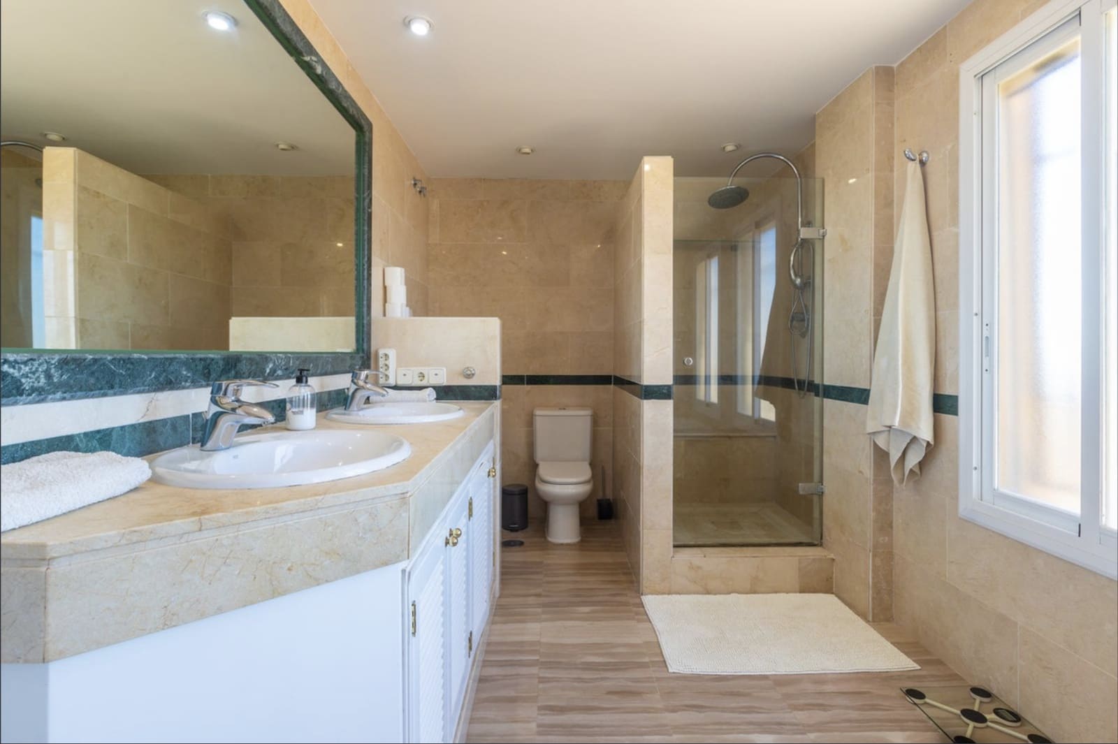Ático de 4 habitaciones en Marbella en venta con piscina garaje - 1.530.000 € (Ref: 8773299)
