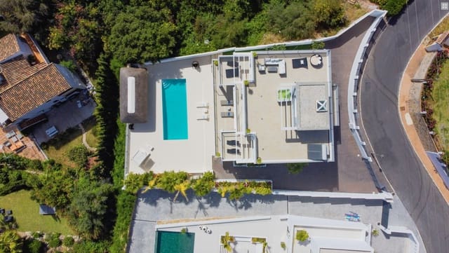 5 sypialnia Willa na sprzedaż w Marbella z basenem garażem - 2 285 000 € (Ref: 8783642)