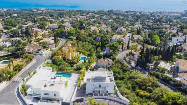 5 sypialnia Willa na sprzedaż w Marbella z basenem garażem - 2 285 000 € (Ref: 8783642)
