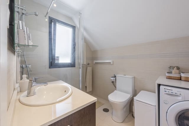 1 soverom Penthouse til salgs i Zona Puerto Deportivo, Fuengirola - € 298 000 (Ref: 8783647)